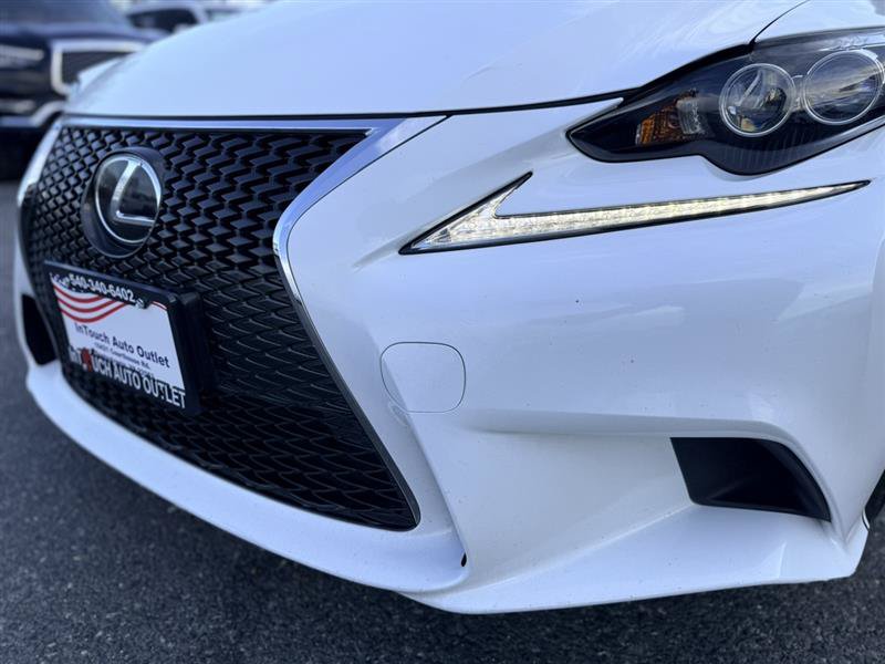 Used 2016 Lexus IS 200t w/ F Sport Package RWD image 10