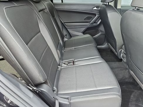 Used 2019 Volkswagen Tiguan SE AWD/4WD image 17
