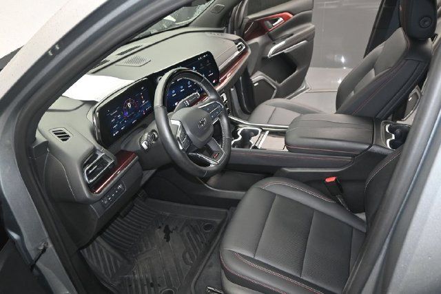 Used 2024 Chevrolet Traverse Z71 w/ Enhanced Driving Package AWD/4WD image 6