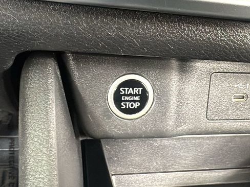 Used 2023 Nissan Rogue SV image 23