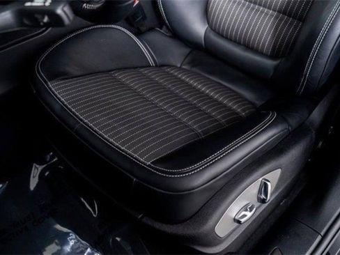 Used 2025 Porsche Macan Turbo image 28