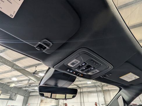 Used 2024 GMC Sierra 2500 AT4 w/ AT4 Premium Plus Package image 28