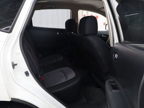 Used 2013 Nissan Rogue SV image 28