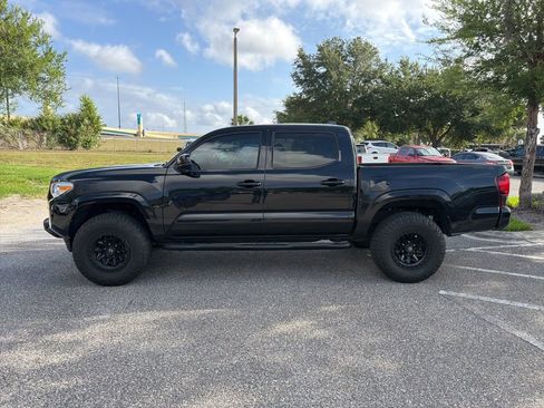 Used 2022 Toyota Tacoma SR w/ SR Convenience Package RWD image 2
