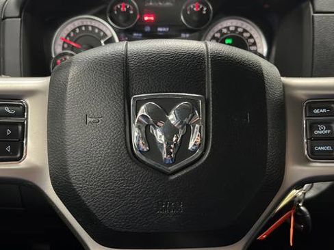 Used 2017 RAM 1500 Laramie image 24