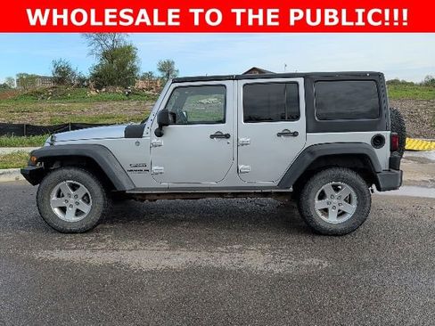 Used 2012 Jeep Wrangler Unlimited Sport image 6