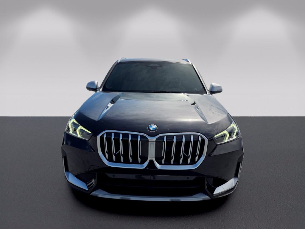 Used 2023 BMW X1 xDrive28i w/ Convenience Package AWD/4WD image 2
