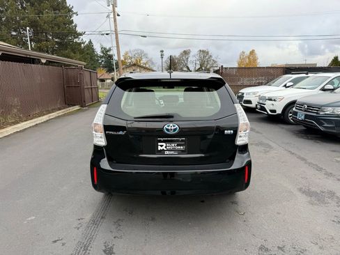 Used 2013 Toyota Prius V Three image 5
