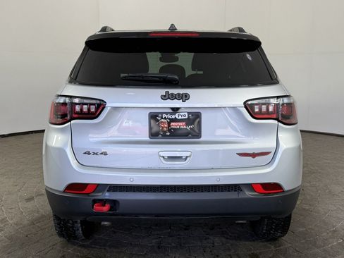 Used 2025 Jeep Compass Trailhawk AWD/4WD image 6