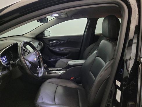 Used 2019 Chevrolet Malibu LT w/ Leather Package FWD image 17