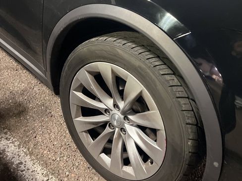 Used 2018 Tesla Model X 75D image 7