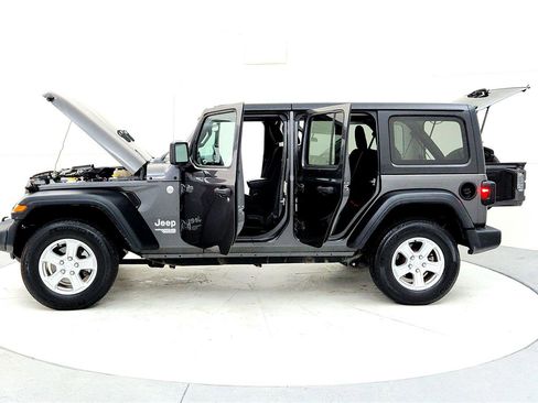 Used 2018 Jeep Wrangler Unlimited Sport S image 10