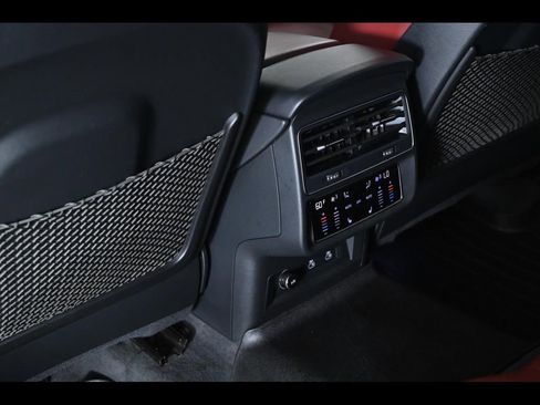 Used 2022 Audi SQ8 Prestige image 16