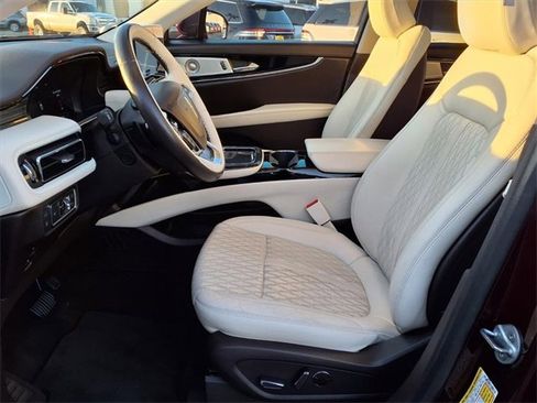 Certified 2022 Lincoln Nautilus Black Label image 5