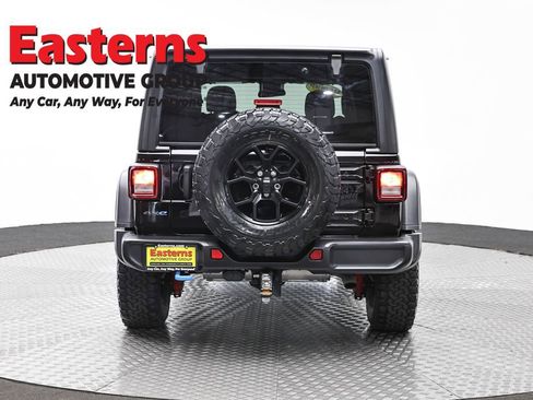Used 2024 Jeep Wrangler Unlimited AWD/4WD image 6
