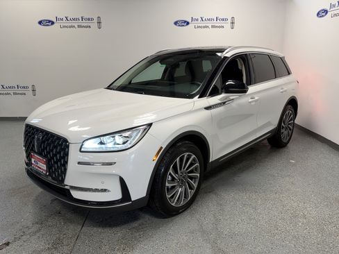 Used 2023 Lincoln Corsair Reserve AWD/4WD image 3