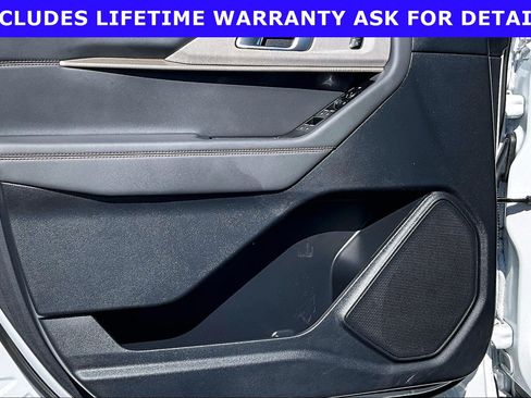 Used 2025 Ford Explorer Active RWD image 19