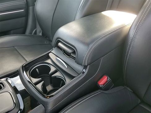 Used 2023 Chrysler 300 S w/ Comfort Group image 32