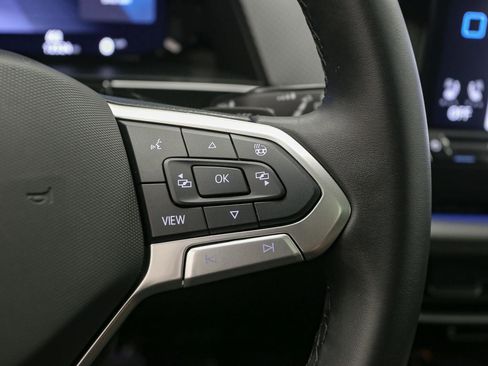 Used 2025 Volkswagen Atlas Peak Edition SE AWD/4WD image 41