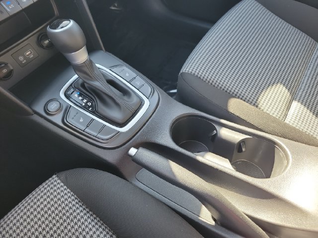 Used 2020 Hyundai Kona SEL w/ Cargo Package FWD image 16