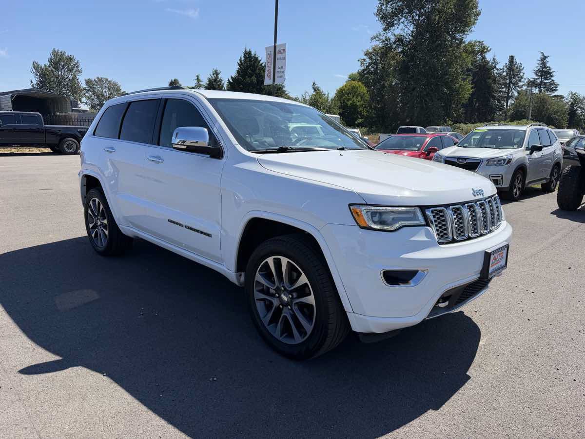 Used 2018 Jeep Grand Cherokee Overland AWD/4WD image 2