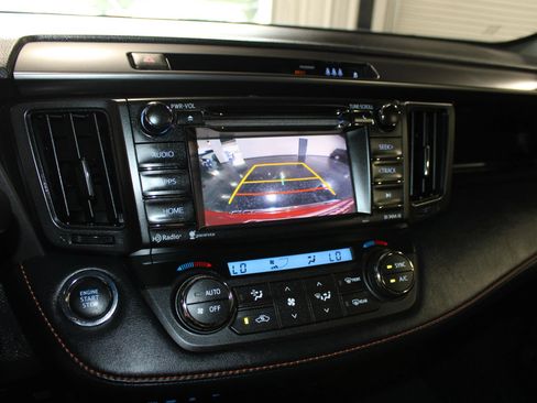 Used 2017 Toyota RAV4 SE w/ Power Extra Value Package FWD image 18