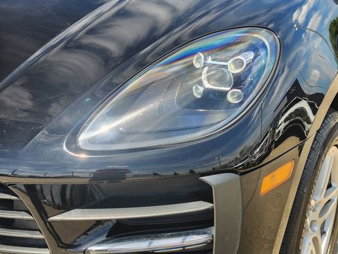 Used 2020 Porsche Macan AWD/4WD image 9