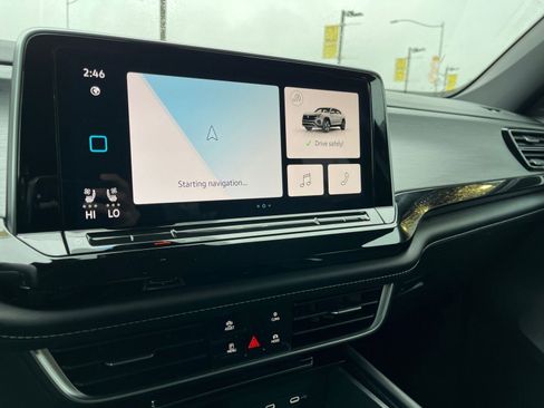 Used 2025 Volkswagen Atlas Cross Sport SE image 21