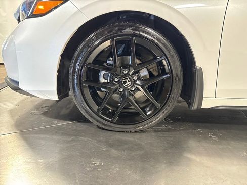 Used 2025 Honda Civic Sport image 2