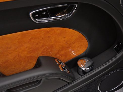 Used 2013 Bentley Mulsanne RWD image 36