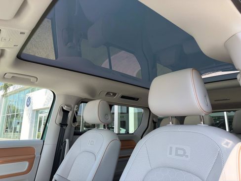 Certified 2025 Volkswagen ID. Buzz 1st Edition RWD image 16
