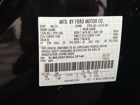 Used 2025 Lincoln Aviator AWD image 32