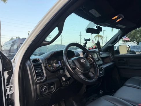 Used 2022 RAM 5500 4x4 Crew Cab w/ Chrome Appearance Group image 10