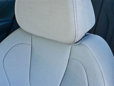 Certified 2025 Hyundai Elantra SEL image 25