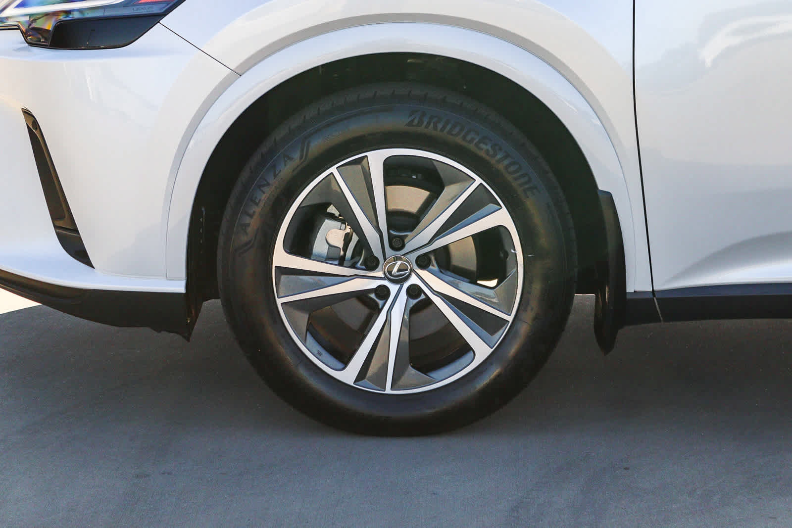Used 2024 Lexus RX 350 Premium w/ Accessory Package (Z1) FWD image 11