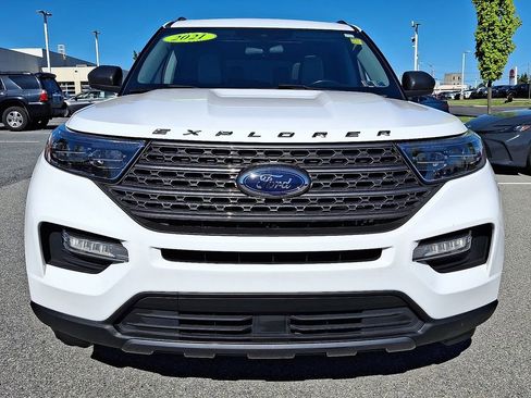 Used 2021 Ford Explorer XLT w/ Equipment Group 202A AWD/4WD image 3
