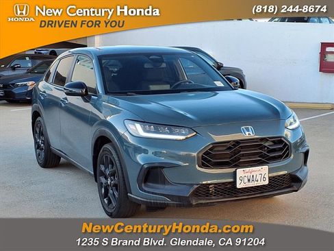 Used 2023 Honda HR-V Sport image 3