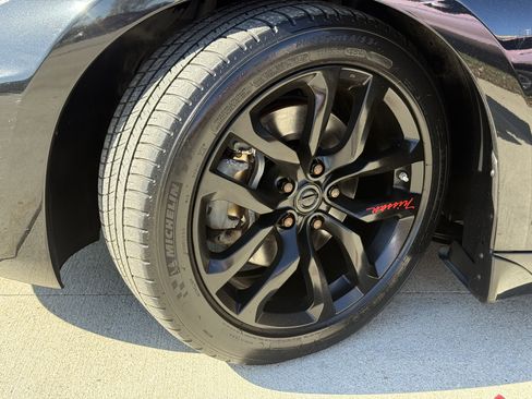 Used 2017 Nissan 370Z Touring image 17