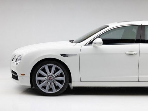 Used 2016 Bentley Flying Spur V8 image 17