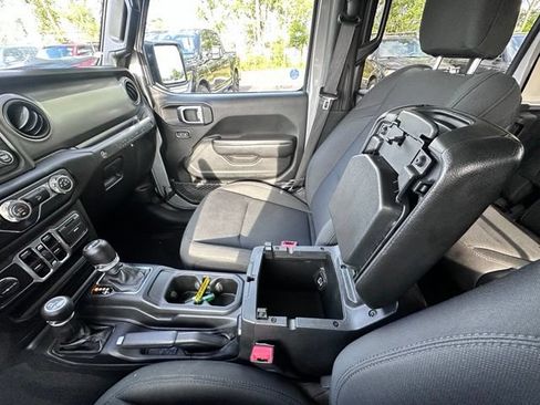 Used 2019 Jeep Wrangler Unlimited Sport S AWD/4WD image 26