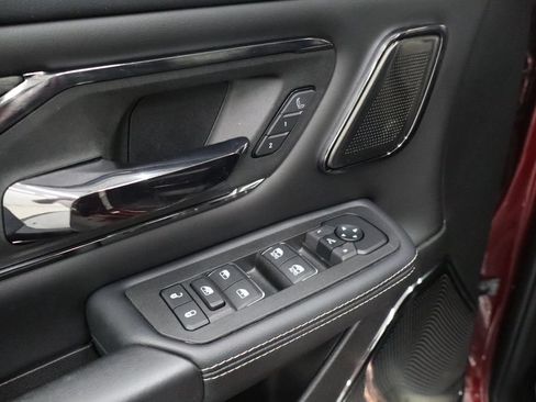 Used 2025 RAM 1500 Limited AWD/4WD image 10