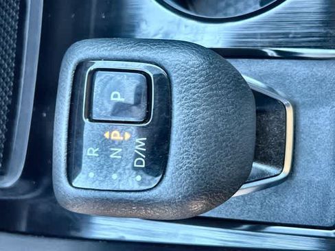 Used 2025 Nissan Rogue SV AWD/4WD image 16