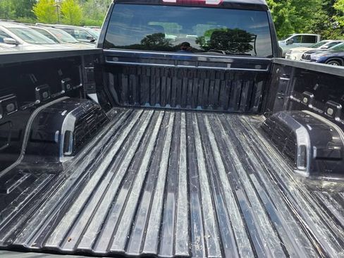 Used 2023 Chevrolet Silverado 1500 LT AWD/4WD image 4