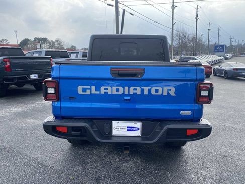 Used 2023 Jeep Gladiator Overland w/ Popular Equipment Package image 6