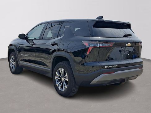 Used 2025 Chevrolet Equinox LT image 4
