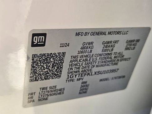 New 2025 Cadillac Escalade IQ Sport 2 image 32