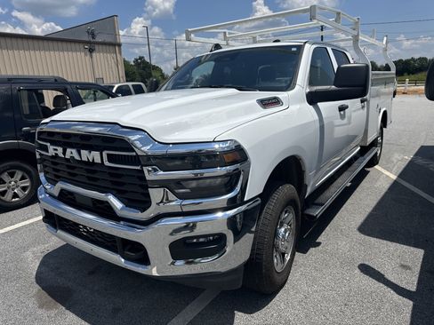 Used 2025 RAM 2500 Tradesman w/ Chrome Appearance Group AWD/4WD image 1