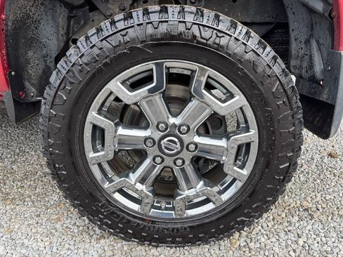 Used 2017 Nissan Titan SL w/ Chrome Package image 2