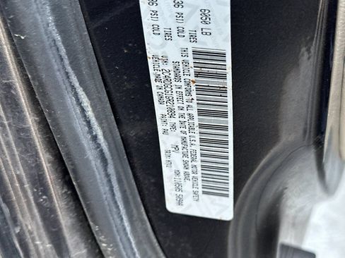 Used 2016 Dodge Grand Caravan SXT w/ UConnect Hands-Free Group FWD image 25