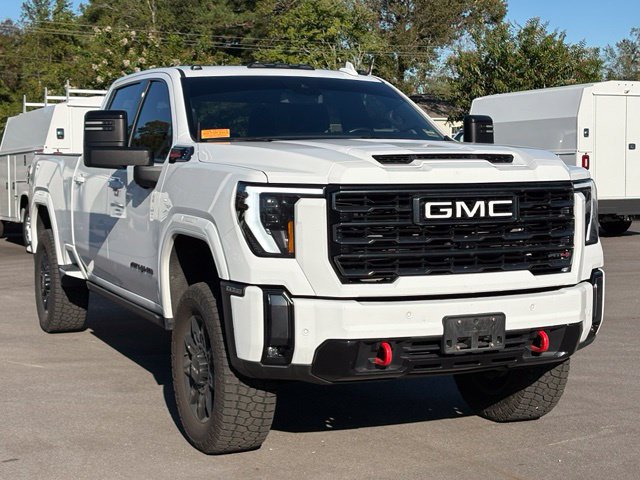 Used 2024 GMC Sierra 2500 AT4 AWD/4WD image 7
